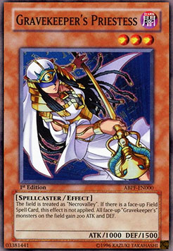Gravekeeper's Priestess (V.1 - Super Rare) 