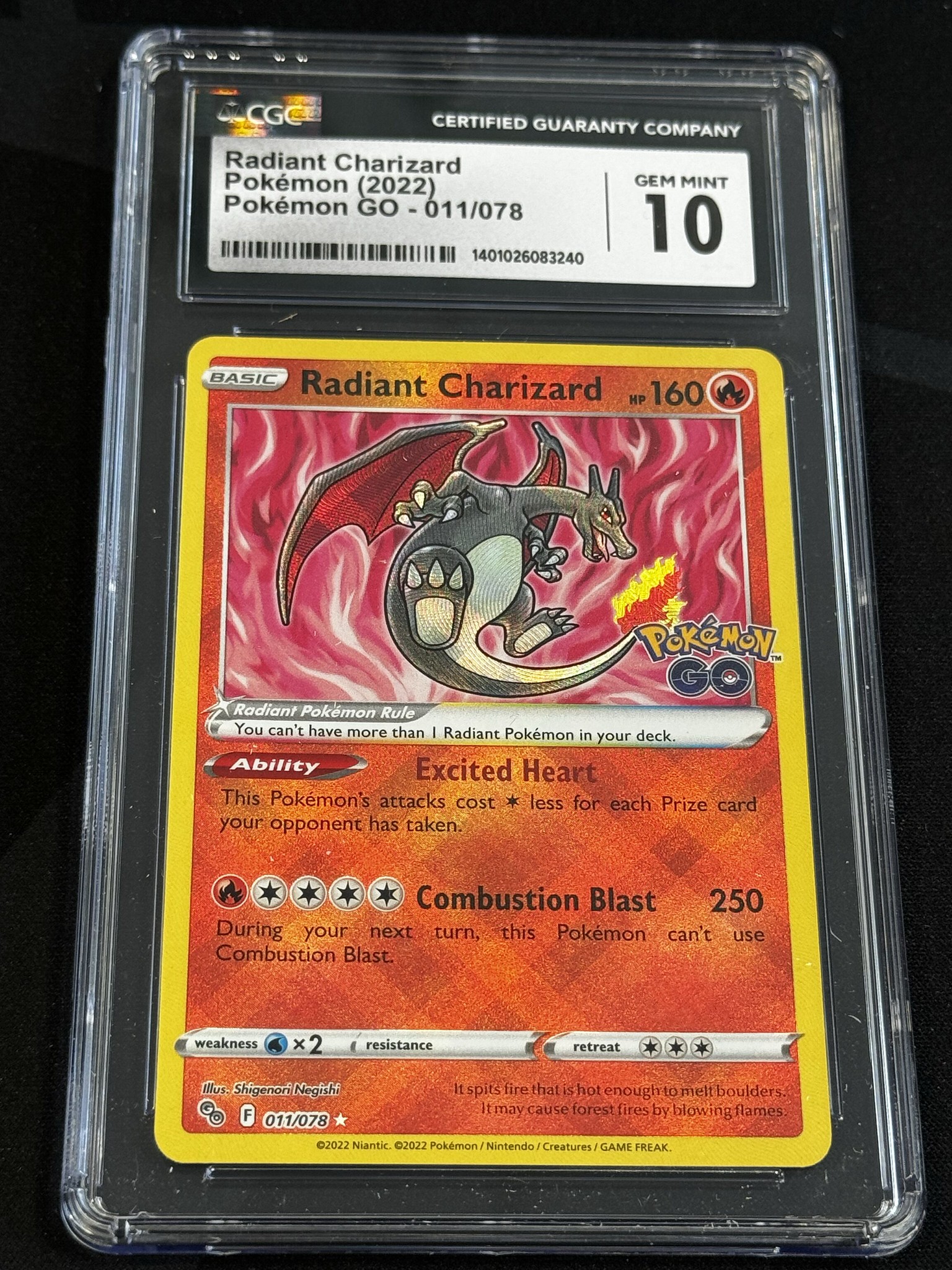 Radiant Charizard - PGO 11 - English - CGC 10 