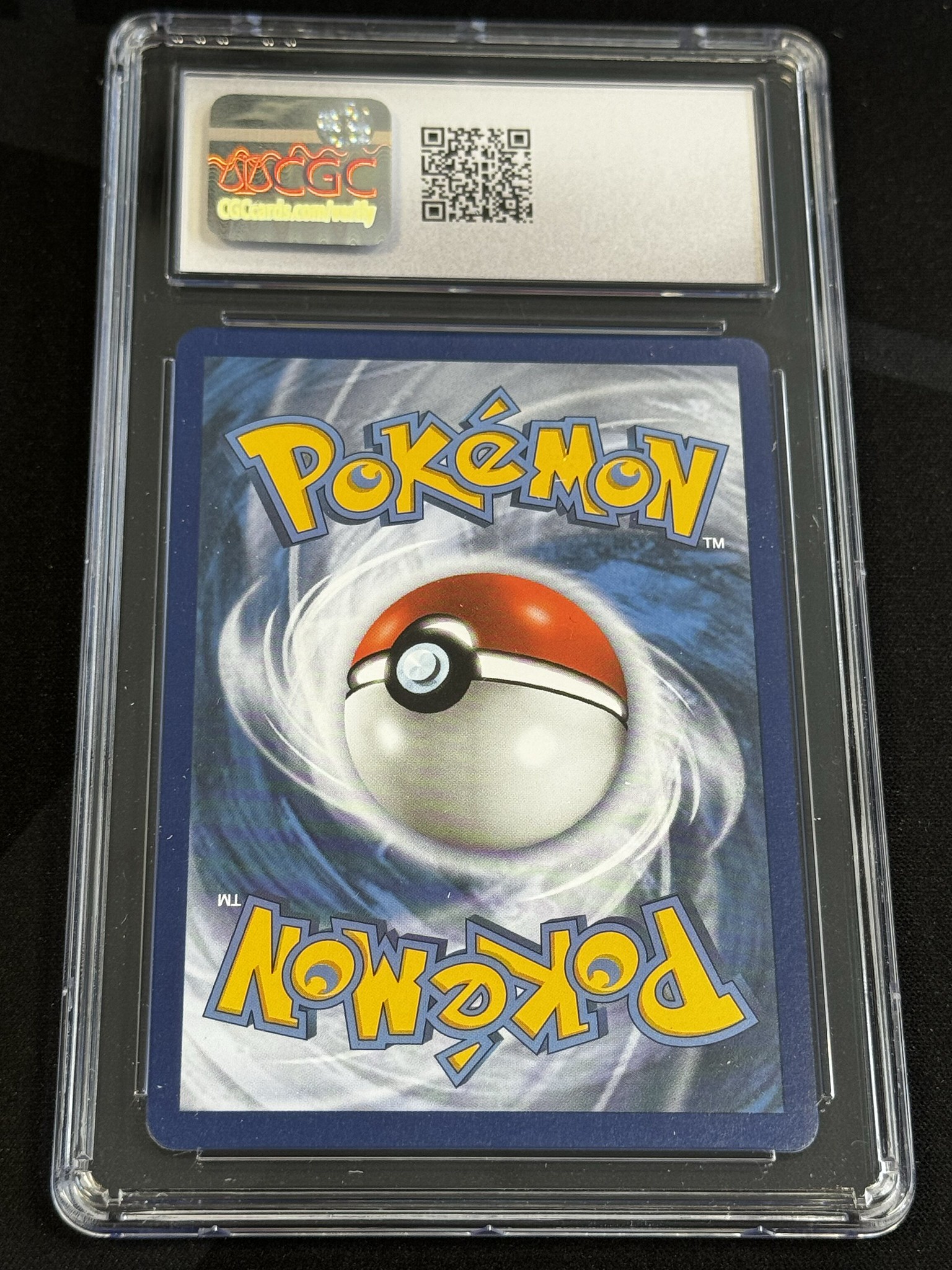 Radiant Charizard - PGO 11 - English - CGC 10
